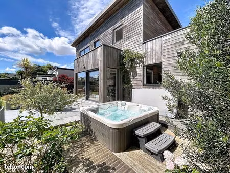 maison 6 pièces 142 m²