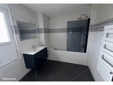 bel appartement duplex f2 bis de 60 m2 dans maison particulière