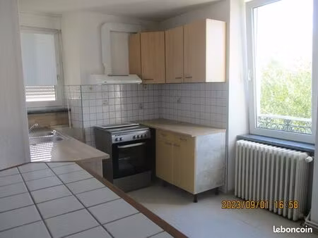 f4 100m2 avec balcon (bonne isolation)