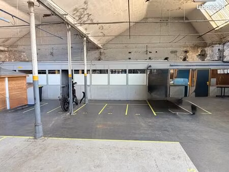 location parking motos et velos - emplacement sécurisé et video 24/24 - 300m gare de berna
