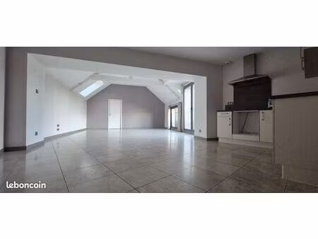 t4 123m² — appartement récent dans maison d'architecte — 15 min besançon
