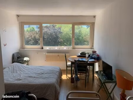 studio proche cv (chauffage compris)