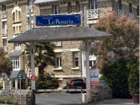 place de parking aux rosaires plérin plage