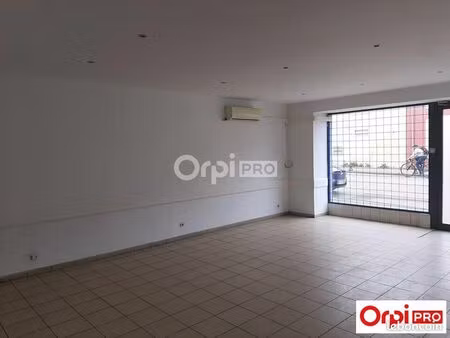 local commercial 111 m²