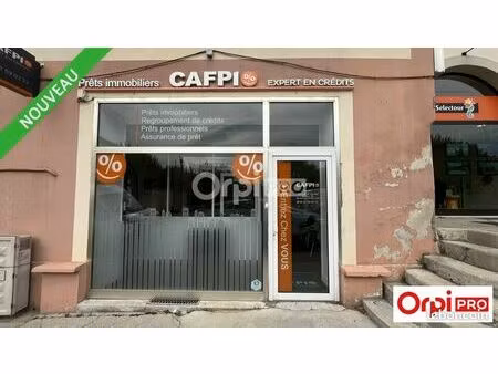 local commercial 82 m²