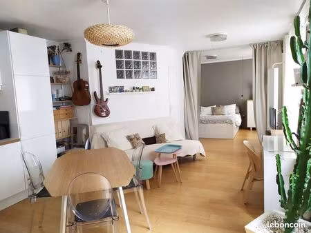 studio meublé 40 m² lumineux et calme – vincennes métro bérault