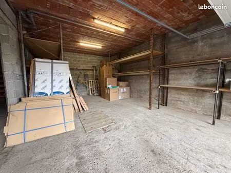 garage/dépôt/stockage
