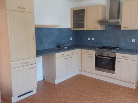altkirch  f3 de 70 m² proximité commerce et école