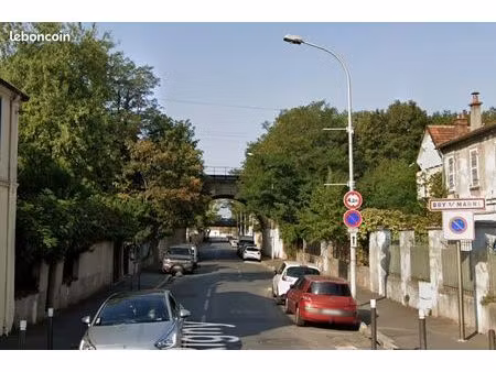 boutique 71 m² bry sur marne