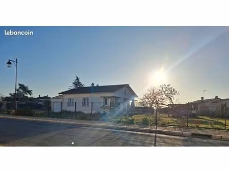 av maison vélines