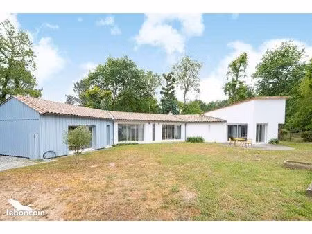villa 4 pièces 150 m²