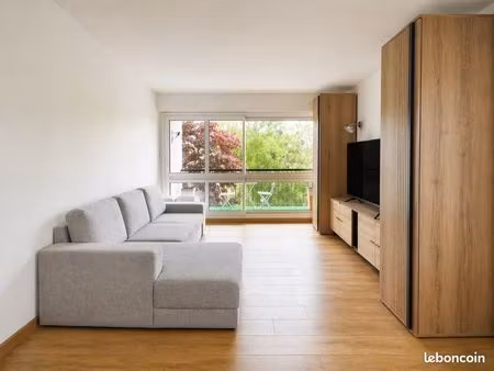 pontoise – appartement f3 de 67 24 m² avec 2 balcons  cave et vue dégagée sur verdure