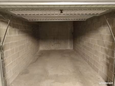 garage 15m² en sous-sol sécurisé