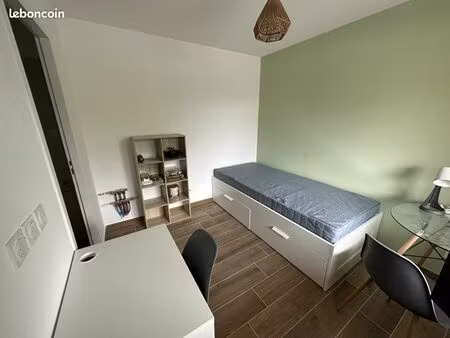 studio 1 pièce 13 m²