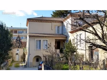 appartement avec cave et parc boisé