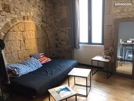 très beau studio rénové meublé – centre-ville