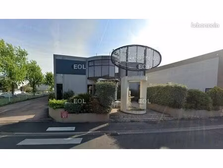 local bureaux 589 m²