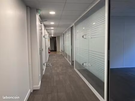 bureaux 153 m²