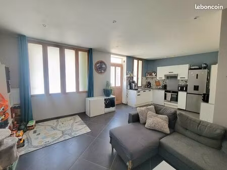 maison de village à st gilles
