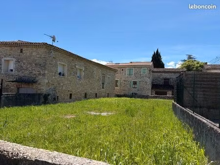 terrain constructible 828 m2 sur brignon