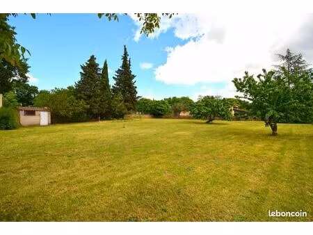 terrain 1 291 m² uzes