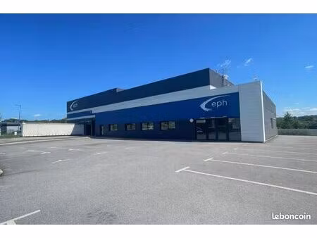 local d'activité 1 337 m²