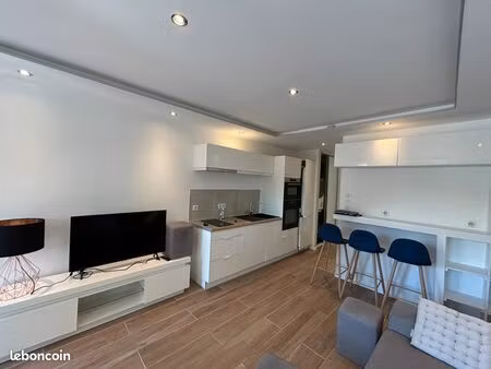 f2 meublé avec parking privé