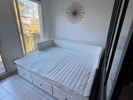 studio meublé 23 m² avec balcon et parking – centre et gare à pied