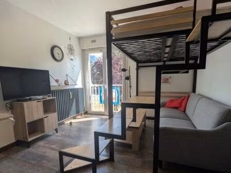 vends studio meublé 24m2