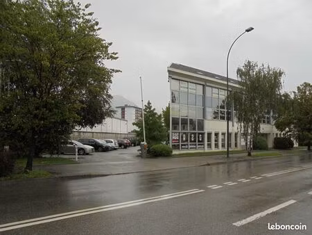 bureaux 121 m² annecy