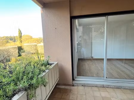 nîmes quartier trois piliers-montaury appartement de type 4 avec parkings