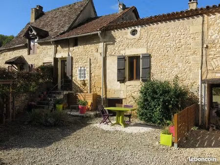 charmante maison mitoyenne en pierre de 65m²