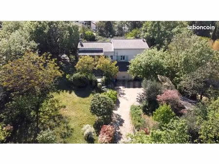 villa 6 pièces 100 m²