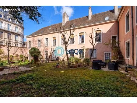 appartement 5 pièces 121 m²