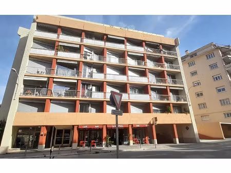 location appartement  m² t-2 à nice  1 038 €