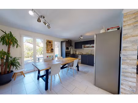 location maison  m² t-4 à décines-charpieu  1 387 €