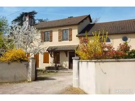 ancien gîte de groupe en bourgogne viticole – projet de vie / activité touristique