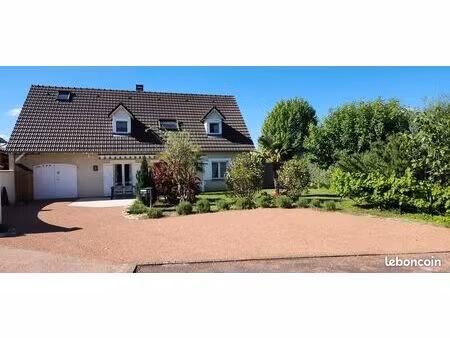 maison 9 pièces – 208 m² – piscine – garage – terrain 860 m
