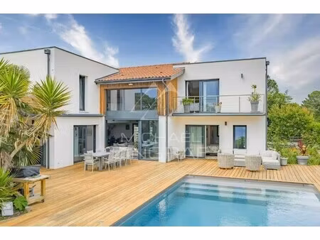 maison de luxe à vendre à la teste-de-buch : 1 578 000 € | 220m²