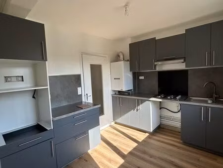appartement t4 82m2 refait à neuf centre ville digoin idéal famille