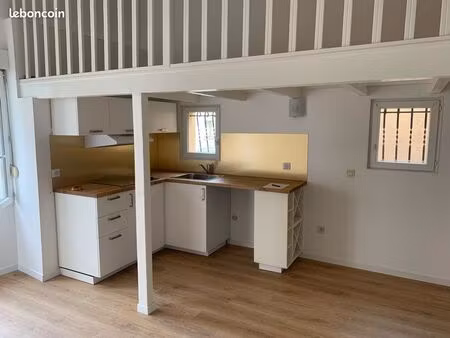 studio à côté de la grande rue