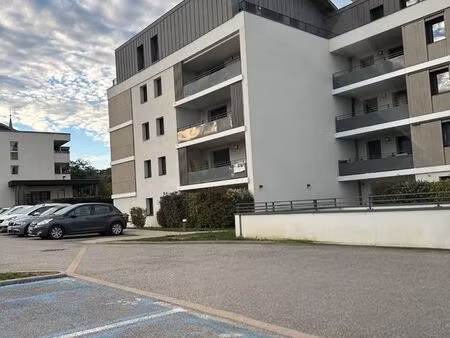 t2 52 m² loué 1100 – rdc avec terrasse – proche suisse – résidence récente 2017