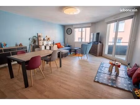 appartement 4 pièces de 98 m2 avec terrasse  cronenbourg quartier saint florent