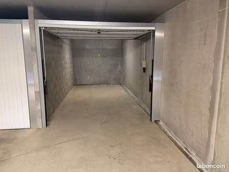 garage 14.5 m2 disponible en location