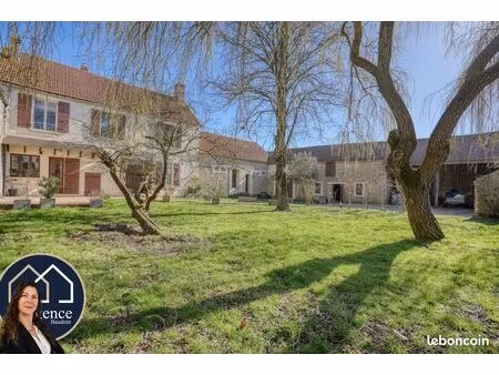 maison 9 pièces 268 m²