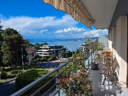 evian-les-bains 5p de 106 m²  4 chambres  lumineux  vue lac dégagée  en bon état