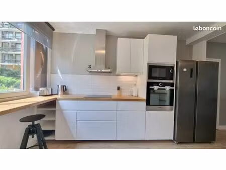chambre 6 pièces 92 m²  résidence avec piscine