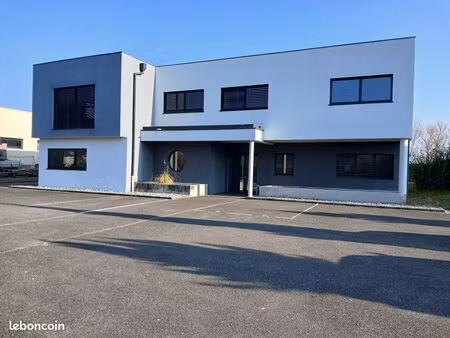 bureau 365m2 avec parking