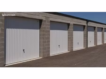 location box / garage – idéal pour voiture – proche lizy-sur-ourcq