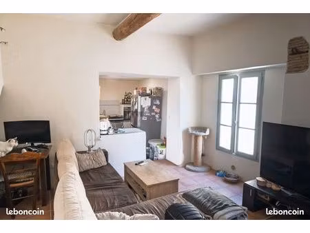 f2 à louer à roquemaure